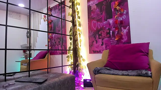 floraginette online show from 11-25-25, 06:19