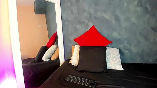 Snapshot of GingerMoon_ chatting on 11-07-25, 07:03 GingerMoon online show from 11-07-25, 07:03