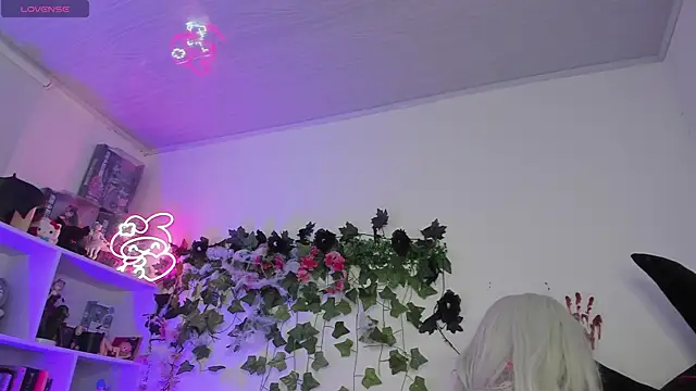 Snapshot of sarahminage_ chatting on 11-14-25, 10:07 sarahminage online show from 11-14-25, 10:07