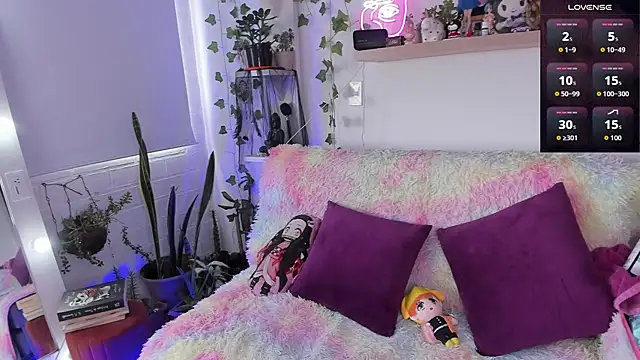 sarahminage  online show from 06-15-26, 06:21