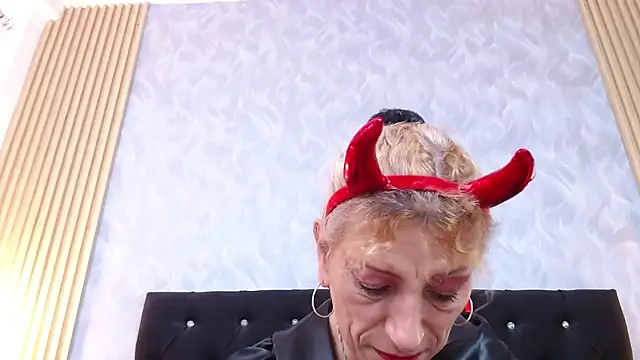 Snapshot of xandrinakarzon chatting on 10-31-25, 01:56 xandrinakarzon online show from 10-31-25, 01:56