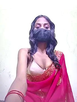 Snapshot of Riya_R24 chatting on 10-14-25, 06:25 Riya R24 online show from 10-14-25, 06:25