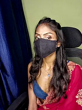Snapshot of Riya_R24 chatting on 05-25-26, 03:29 Riya R24 online show from 05-25-26, 03:29