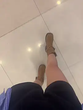 Snapshot of xiaoyuan01 chatting on 10-12-25, 02:10 xiaoyuan01 online show from 10-12-25, 02:10