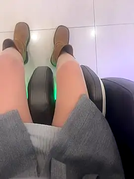 Snapshot of xiaoyuan01 chatting on 10-16-25, 02:45 xiaoyuan01 online show from 10-16-25, 02:45