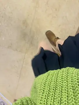 Snapshot of xiaoyuan01 chatting on 11-13-25, 01:37 xiaoyuan01 online show from 11-13-25, 01:37