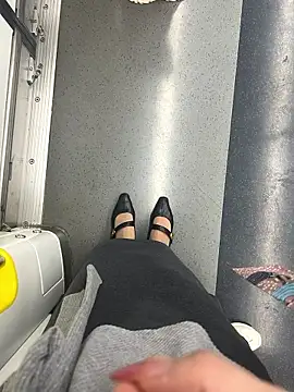 Snapshot of xiaoyuan01 chatting on 11-16-25, 01:22 xiaoyuan01 online show from 11-16-25, 01:22