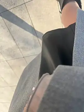 Snapshot of xiaoyuan01 chatting on 11-22-25, 01:15 xiaoyuan01 online show from 11-22-25, 01:15