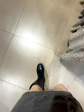 Snapshot of xiaoyuan01 chatting on 11-23-25, 02:11 xiaoyuan01 online show from 11-23-25, 02:11