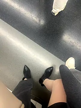 Snapshot of xiaoyuan01 chatting on 12-02-25, 02:06 xiaoyuan01 online show from 12-02-25, 02:06