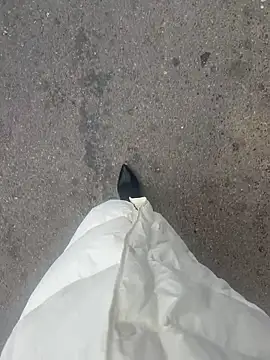 Snapshot of xiaoyuan01 chatting on 12-04-25, 01:26 xiaoyuan01 online show from 12-04-25, 01:26