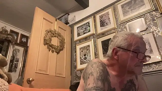 poggles online show from 09-30-25, 08:03