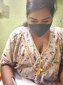 Snapshot of Liyaa_24 chatting on 02-01-26, 05:00 Liyaa 24 online show from 02-01-26, 05:00