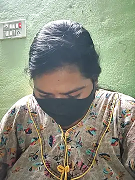 Snapshot of Liyaa_24 chatting on 02-05-26, 12:15 Liyaa 24 online show from 02-05-26, 12:15