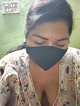 Snapshot of Liyaa_24 chatting on 02-09-26, 04:33 Liyaa 24 online show from 02-09-26, 04:33