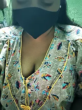 Snapshot of Liyaa_24 chatting on 02-13-26, 04:36 Liyaa 24 online show from 02-13-26, 04:36