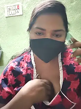 Snapshot of Liyaa_24 chatting on 02-16-26, 11:06 Liyaa 24 online show from 02-16-26, 11:06