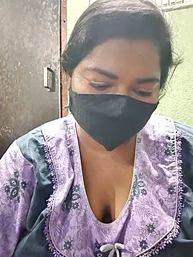 Snapshot of Liyaa_24 chatting on 02-20-26, 08:27 Liyaa 24 online show from 02-20-26, 08:27