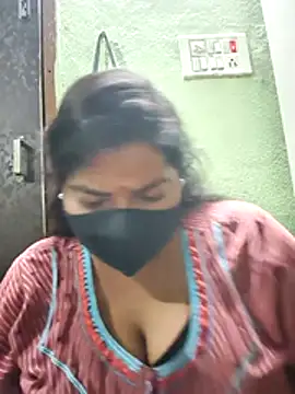 Snapshot of Liyaa_24 chatting on 02-22-26, 04:05 Liyaa 24 online show from 02-22-26, 04:05