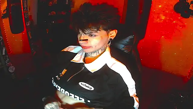 Snapshot of prince_x_dark chatting on 11-22-25, 06:45 prince x dark online show from 11-22-25, 06:45