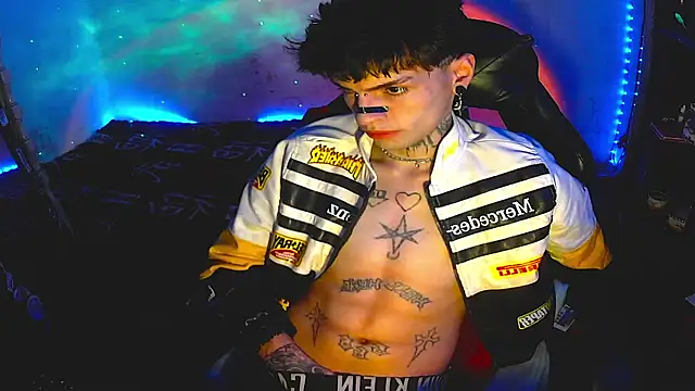 Snapshot of prince_x_dark chatting on 12-17-25, 05:13 prince x dark online show from 12-17-25, 05:13