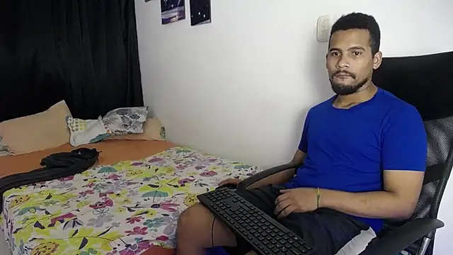 Snapshot of morbo_total69 chatting on 10-17-25, 04:37 morbo total69 online show from 10-17-25, 04:37