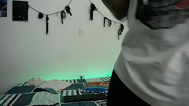 Snapshot of morbo_total69 chatting on 10-29-25, 06:04 morbo total69 online show from 10-29-25, 06:04