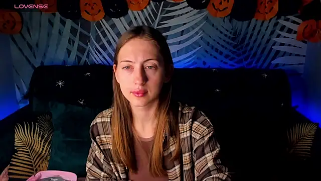 ChristyCrayme online show from 10-21-25, 10:10