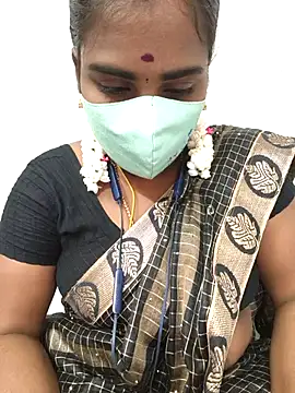 Snapshot of Tamil_riyalini12 chatting on 09-10-25, 05:29 Tamil riyalini12 online show from 09-10-25, 05:29