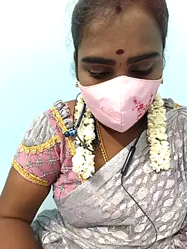 Snapshot of Tamil_riyalini12 chatting on 10-08-25, 06:27 Tamil riyalini12 online show from 10-08-25, 06:27