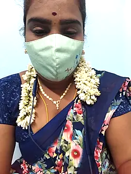 Snapshot of Tamil_riyalini12 chatting on 10-13-25, 07:58 Tamil riyalini12 online show from 10-13-25, 07:58