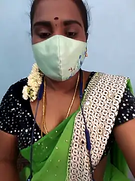 Snapshot of Tamil_riyalini12 chatting on 05-08-26, 01:38 Tamil riyalini12 online show from 05-08-26, 01:38