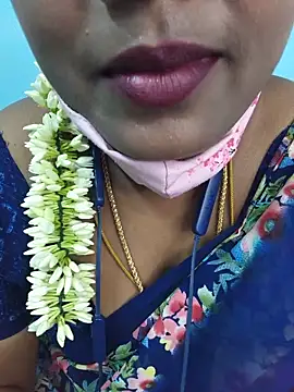Snapshot of Tamil_riyalini12 chatting on 05-17-26, 06:22 Tamil riyalini12 online show from 05-17-26, 06:22