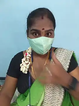 Snapshot of Tamil_riyalini12 chatting on 06-10-26, 05:18 Tamil riyalini12 online show from 06-10-26, 05:18