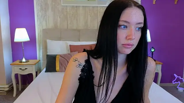 Snapshot of Ivanna__Rose chatting on 10-02-25, 04:41 Ivanna Rose online show from 10-02-25, 04:41