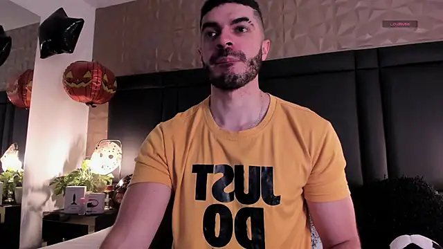 AxelThompson  online show from 10-28-25, 11:58