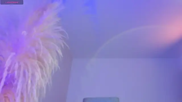 liiamluna  online show from 11-11-25, 09:09