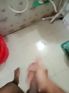 Snapshot of zim200 chatting on 10-08-25, 08:45 zim200 online show from 10-08-25, 08:45