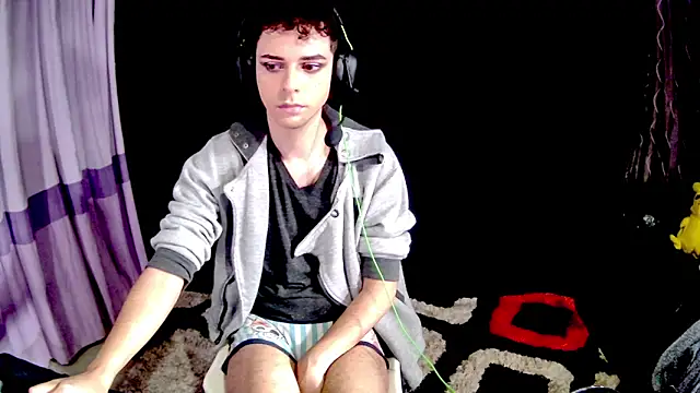 KittyCamKat online show from 10-27-25, 07:40