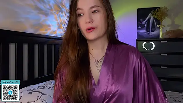 mia here online show from 10-17-25, 01:20