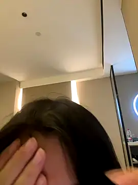 chenyu0308 online show from 10-25-25, 04:42