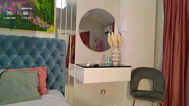 Snapshot of SiennaPierce chatting on 06-24-26, 11:42 SiennaPierce online show from 06-24-26, 11:42
