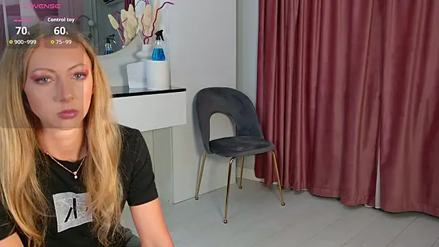 Snapshot of SiennaPierce chatting on 07-15-26, 11:37 SiennaPierce online show from 07-15-26, 11:37