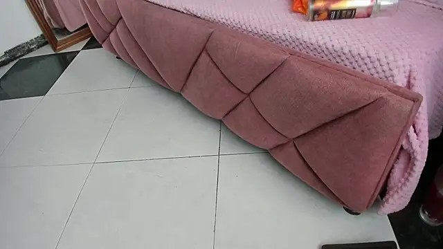 viollettaa  online show from 03-22-26, 05:16