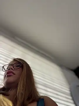 sara calderon online show from 12-21-25, 01:29