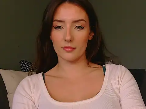 Snapshot of ivy-anne chatting on 10-16-25, 09:21 ivy-anne online show from 10-16-25, 09:21