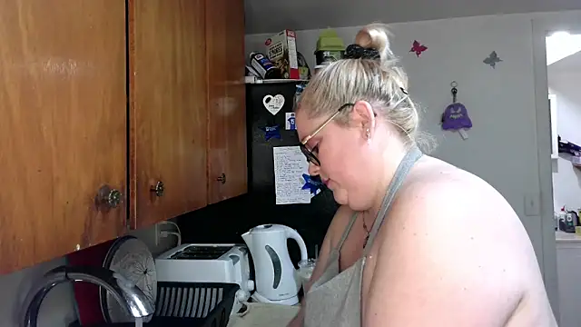 Snapshot of Kinky_Witch chatting on 04-30-26, 06:03 Kinky Witch online show from 04-30-26, 06:03