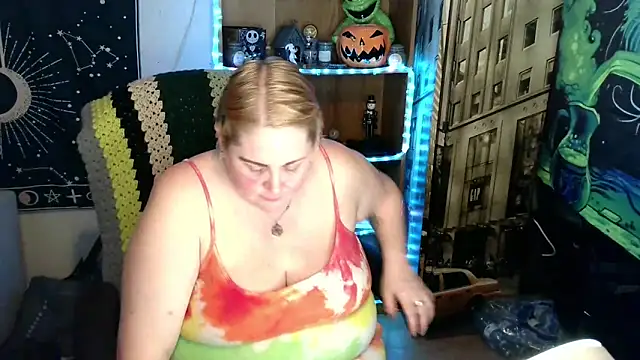 Snapshot of Kinky_Witch chatting on 05-01-26, 04:55 Kinky Witch online show from 05-01-26, 04:55