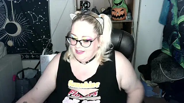 Snapshot of Kinky_Witch chatting on 06-01-26, 04:20 Kinky Witch online show from 06-01-26, 04:20