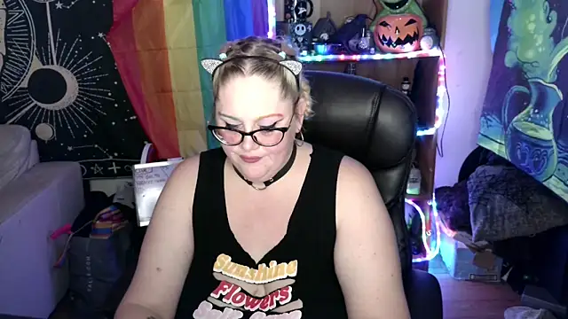 Snapshot of Kinky_Witch chatting on 06-11-26, 12:32 Kinky Witch online show from 06-11-26, 12:32